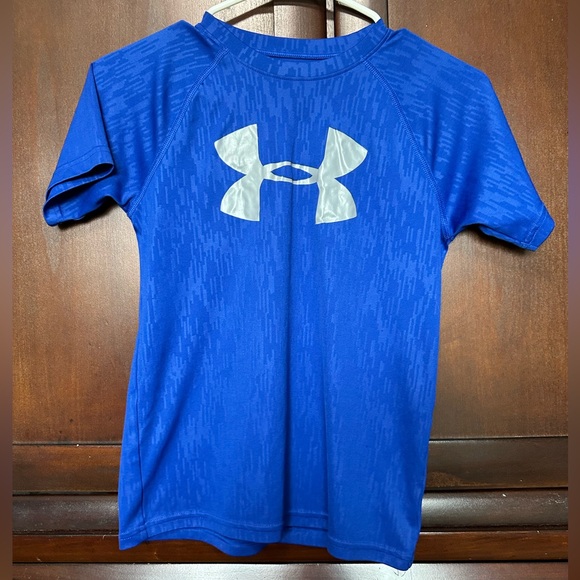 Boy’s Under Armour T-shirt - Picture 6 of 6